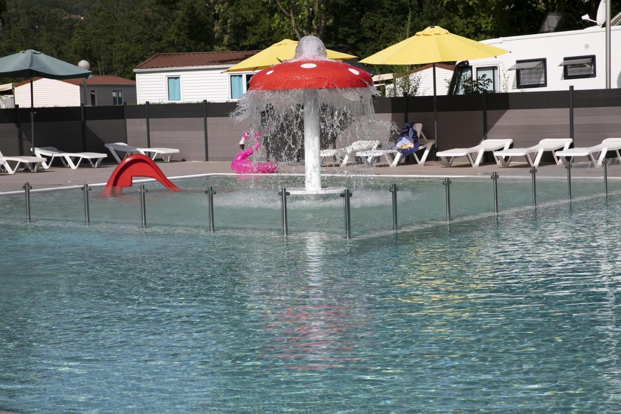 Camping Du Lac Foix Buitenkant foto